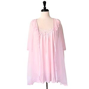 Vintage 1960’s Pink Chiffon Peignoir Set